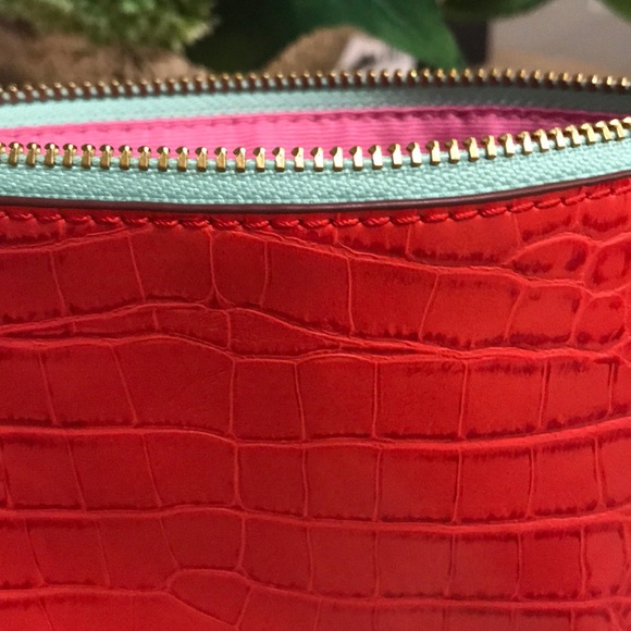 NWT Banana Republic medium vegan red leather pouch - Picture 4 of 5